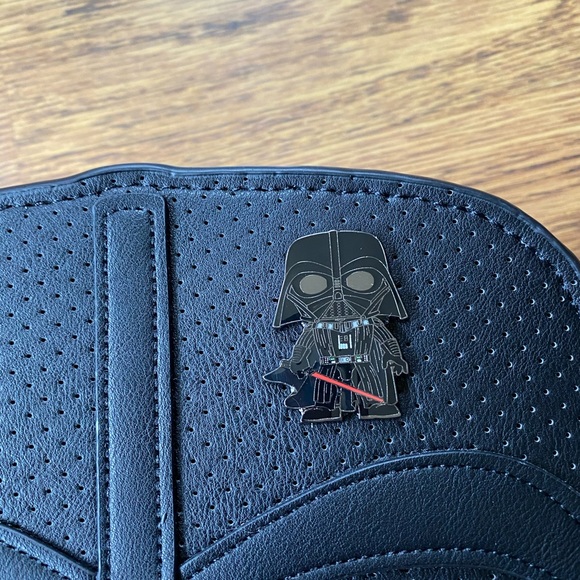 Darth Vader Loungefly Crossbody - Picture 5 of 6